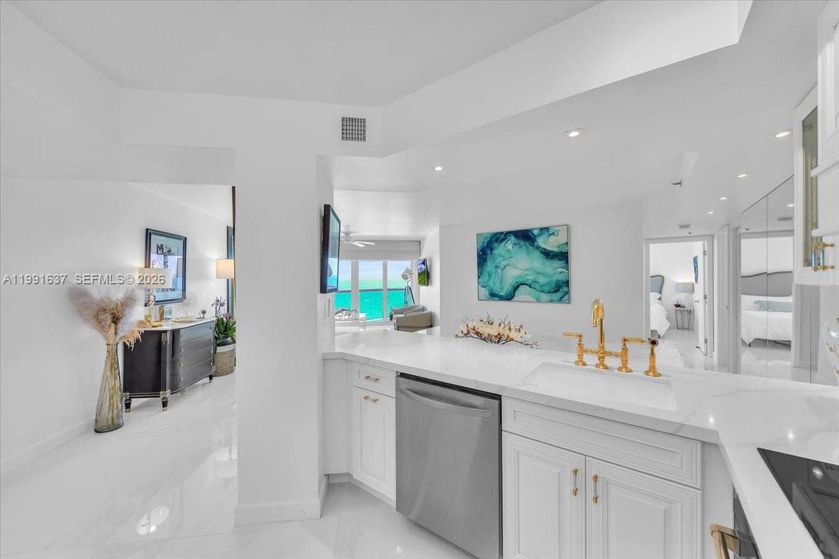 6767 Collins Ave # 1110, Miami Beach, FL 33141 photo 13
