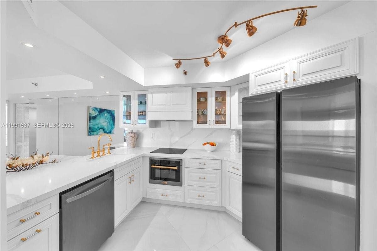 6767 Collins Ave # 1110, Miami Beach, FL 33141 photo 12