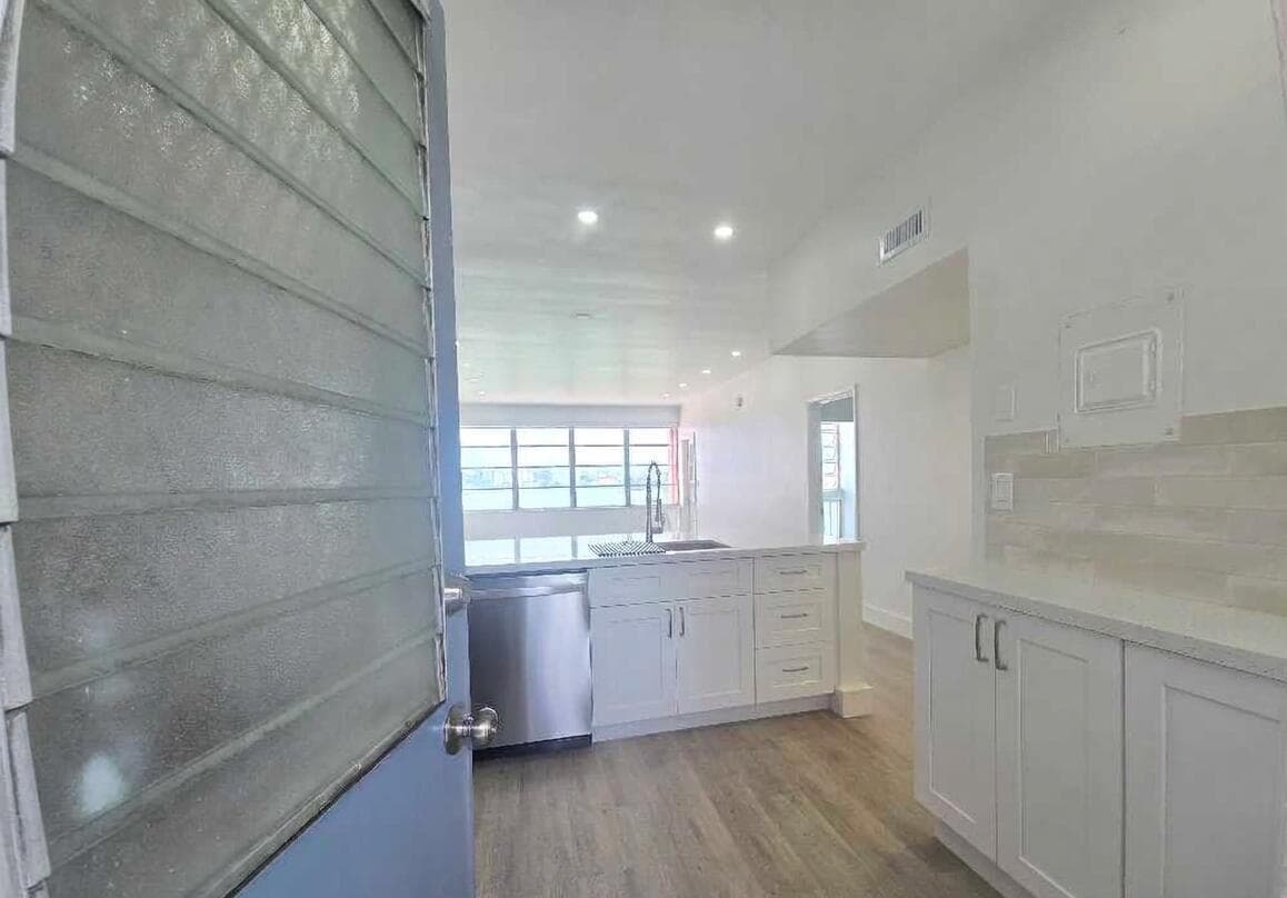 18555 NE 14th Avenue # 709, Miami, FL 33179 photo 7