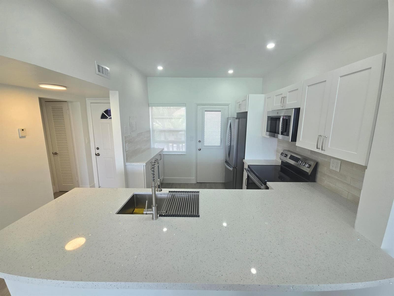 18555 NE 14th Avenue # 709, Miami, FL 33179 photo 10