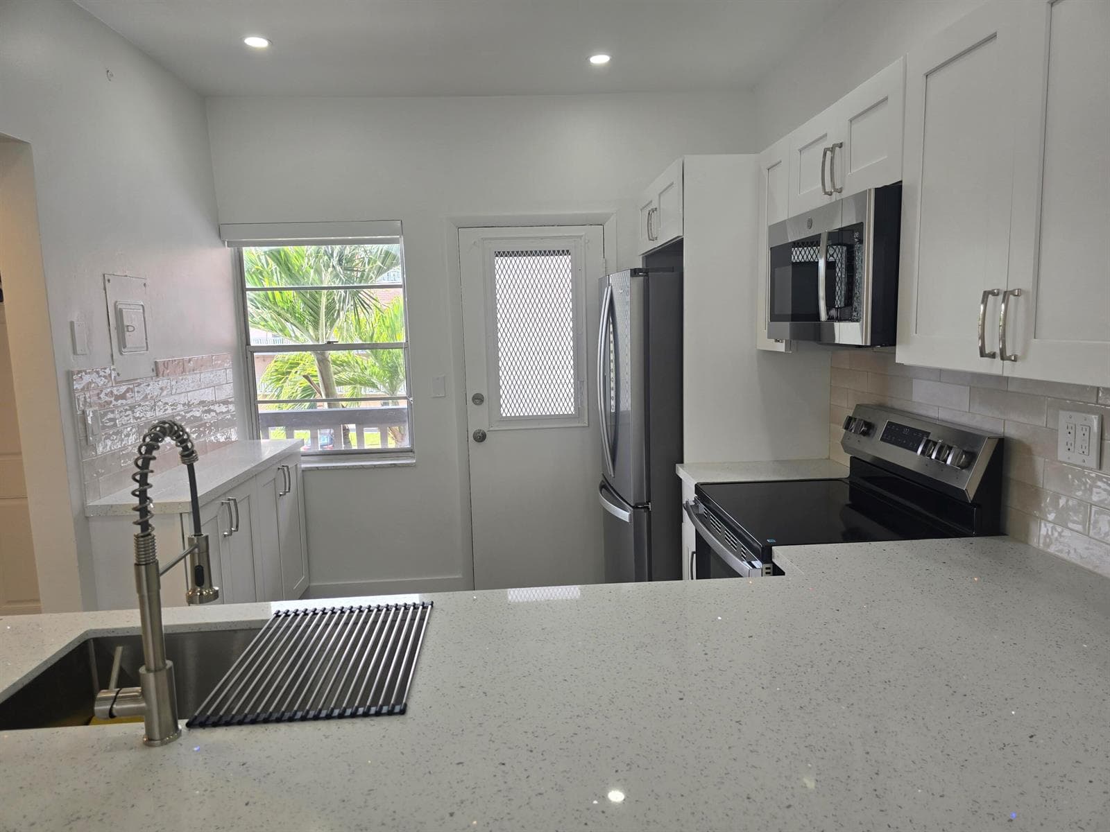 18555 NE 14th Avenue # 709, Miami, FL 33179 photo 11