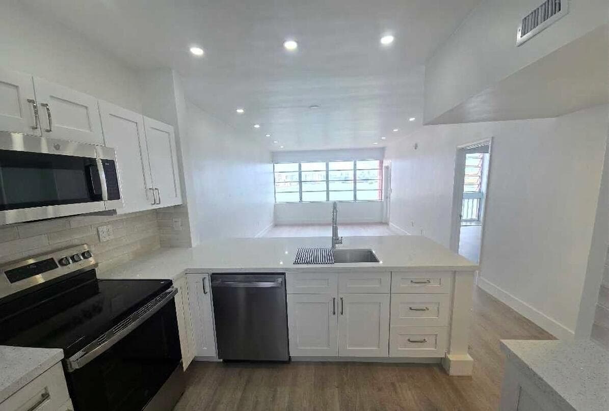 18555 NE 14th Avenue # 709, Miami, FL 33179 photo 8