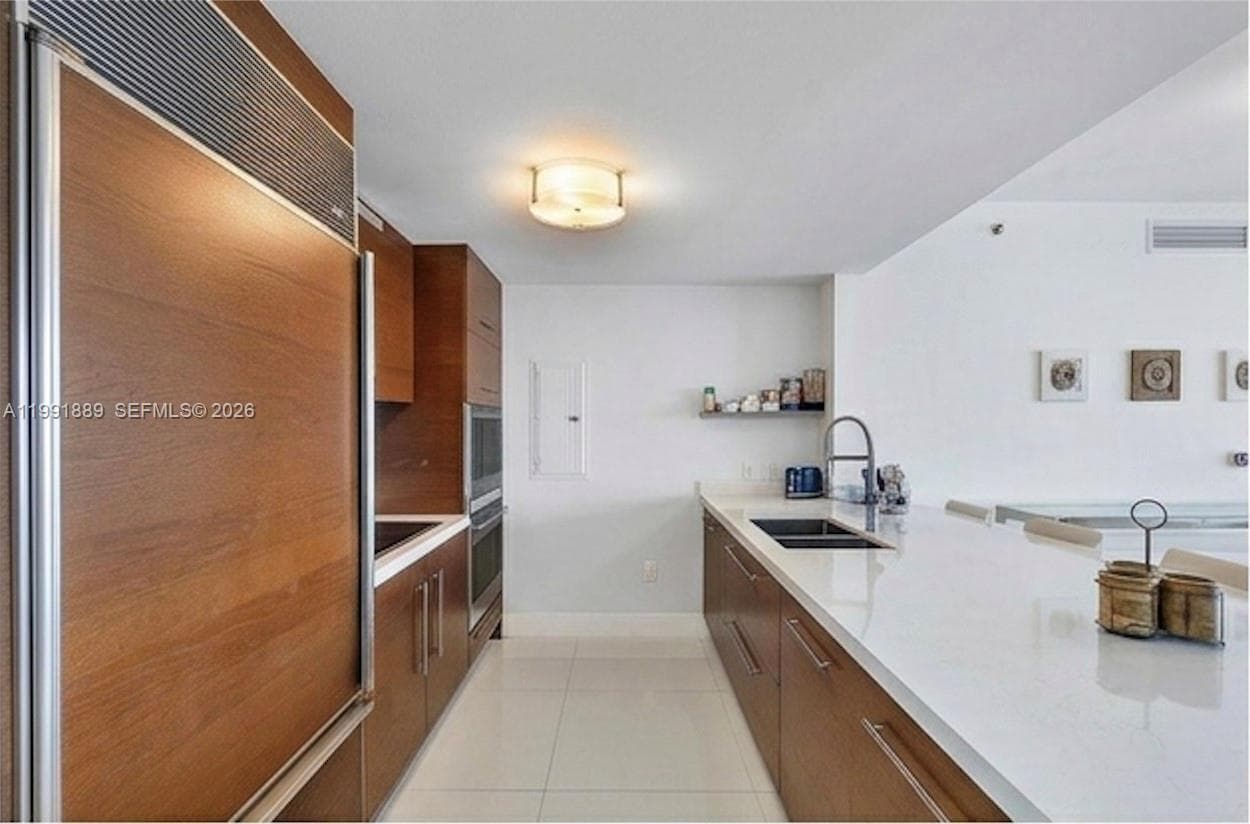 465 Brickell Ave # 3905, Miami, FL 33131 photo 2
