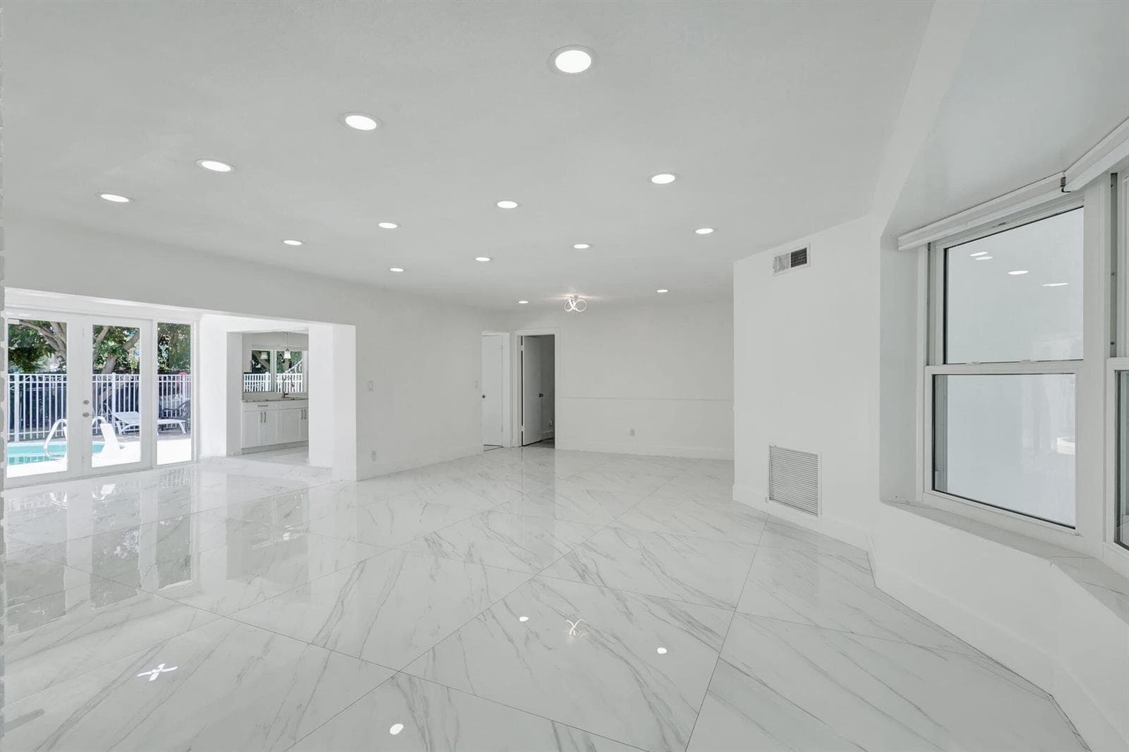 334 SW 13th Avenue, Boynton Beach, FL 33435 photo 9