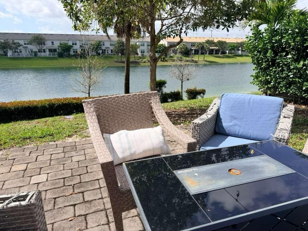 4924 Greenway Drive, Hollywood, FL 33021 photo 6