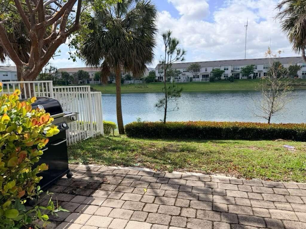 4924 Greenway Drive, Hollywood, FL 33021 photo 7