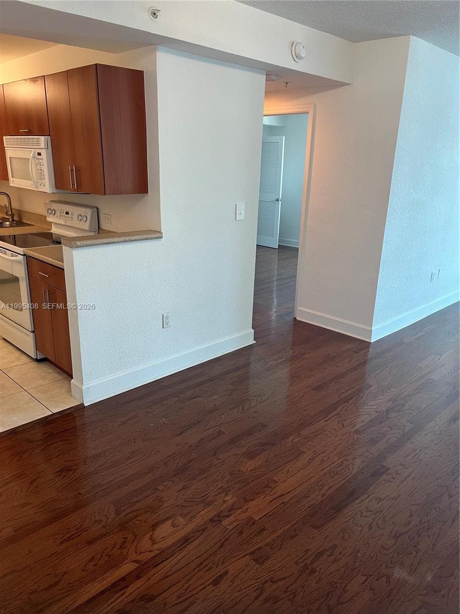 7501 E Treasure Dr # 8A, North Bay Village, FL 33141 photo 6
