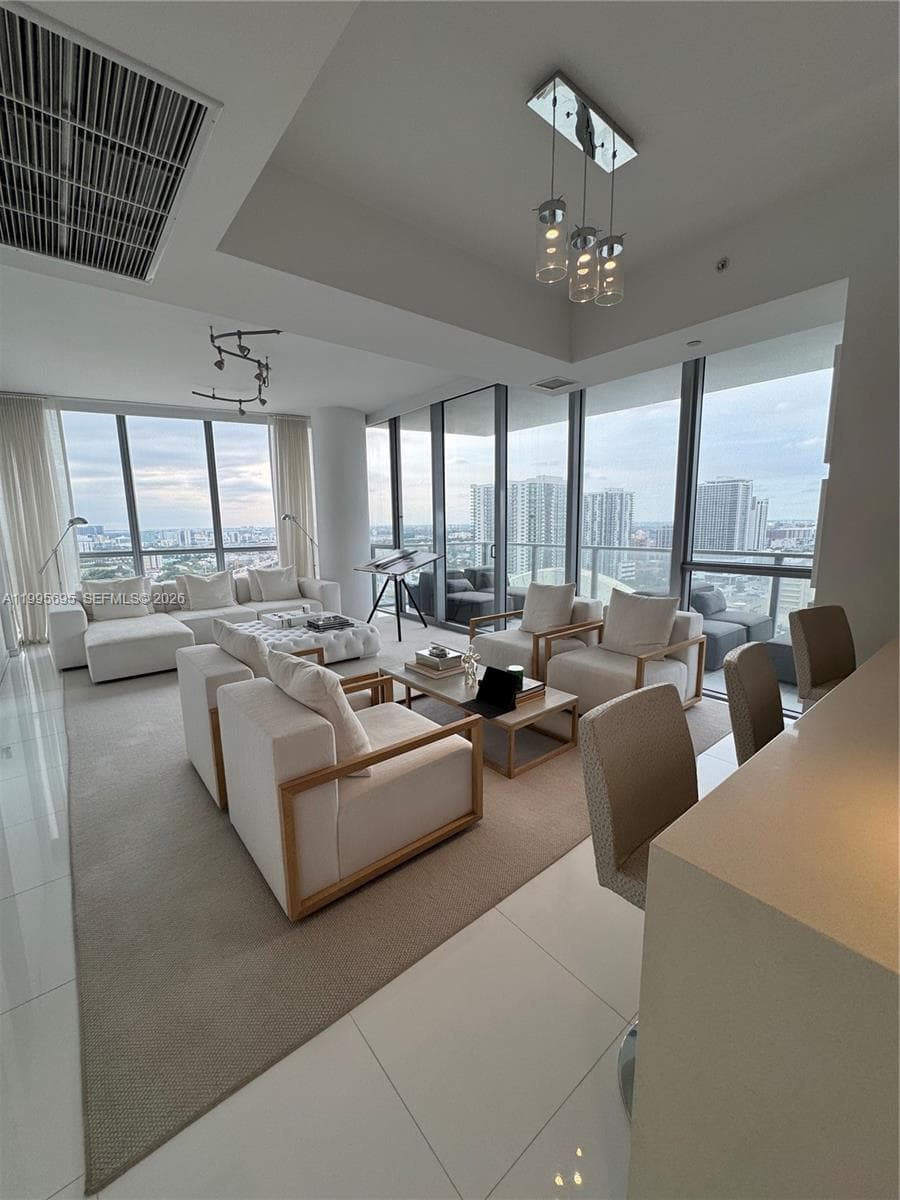 1100 Biscayne Blvd # 2605, Miami, FL 33132 photo 6