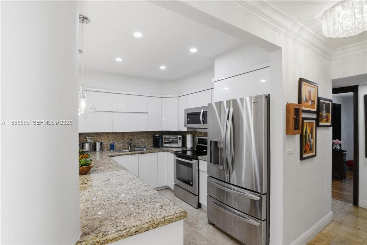 6133 SW 44th Ter, Miami, FL 33155 photo 10