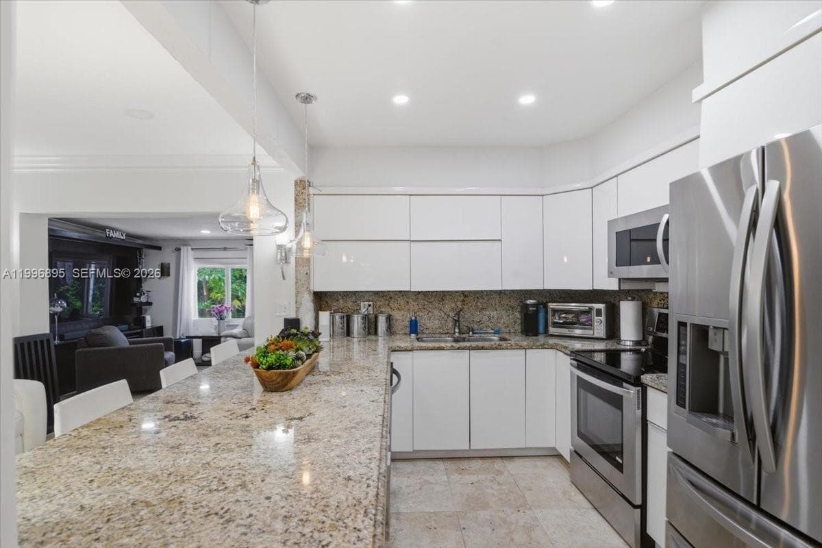 6133 SW 44th Ter, Miami, FL 33155 photo 11