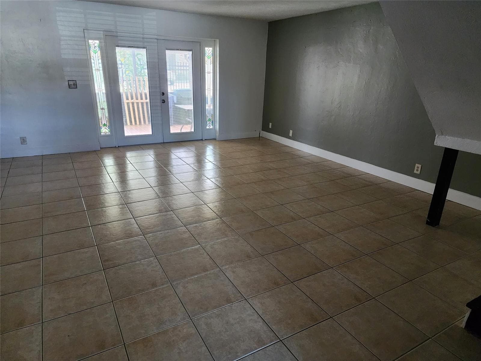 2619 NW 47th Lane, Lauderdale Lakes, FL 33313 photo 8