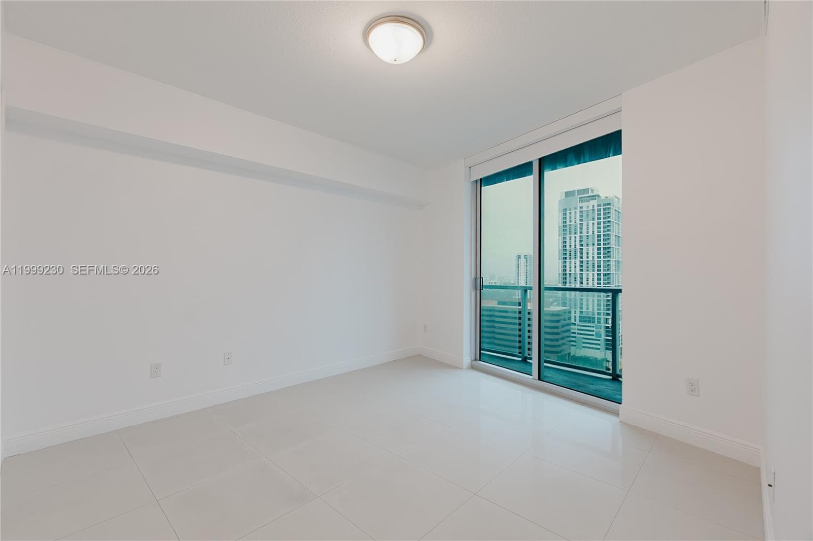 185 SW 7th St # 2007, Miami, FL 33130 photo 13