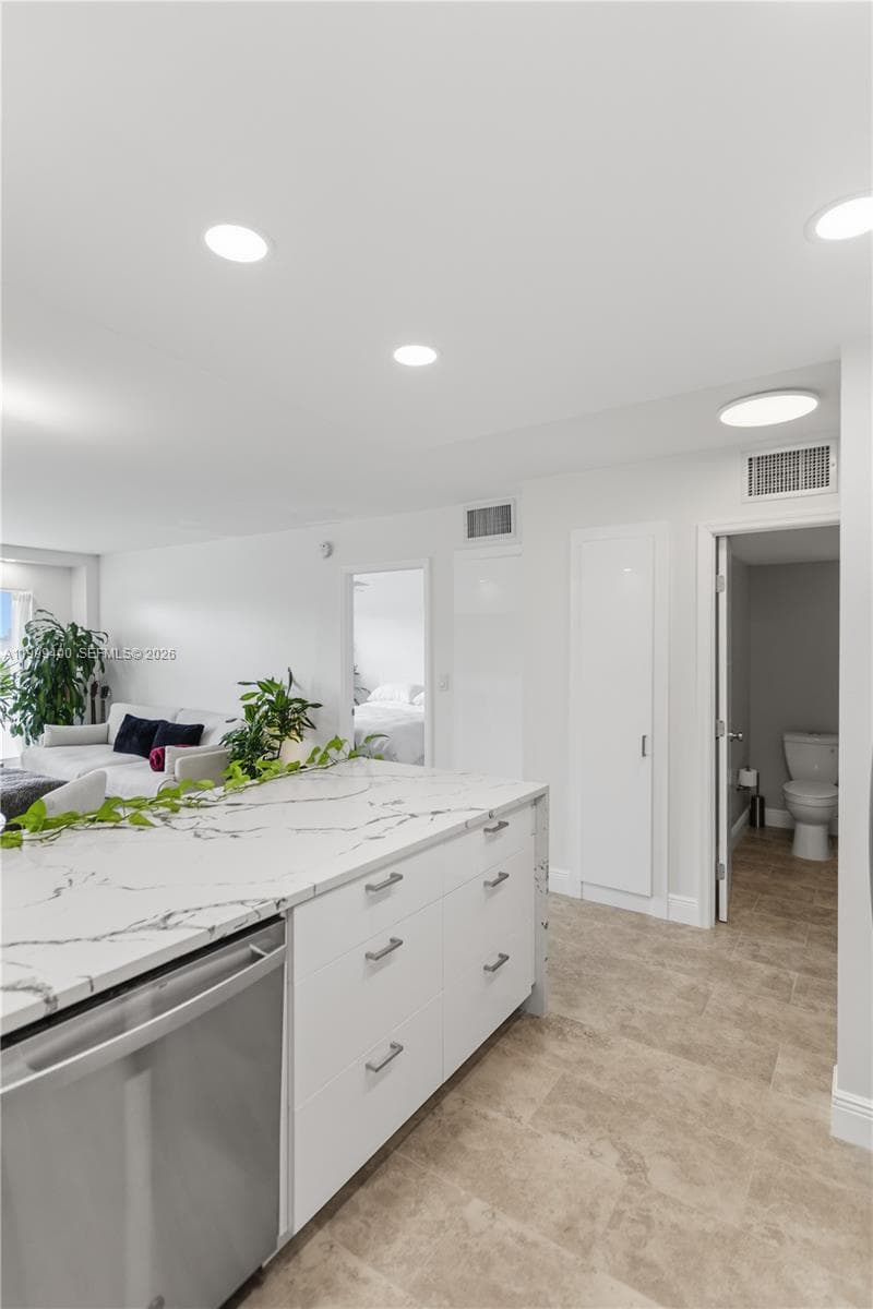 340 Sunset Dr # 407, Fort Lauderdale, FL 33301 photo 11
