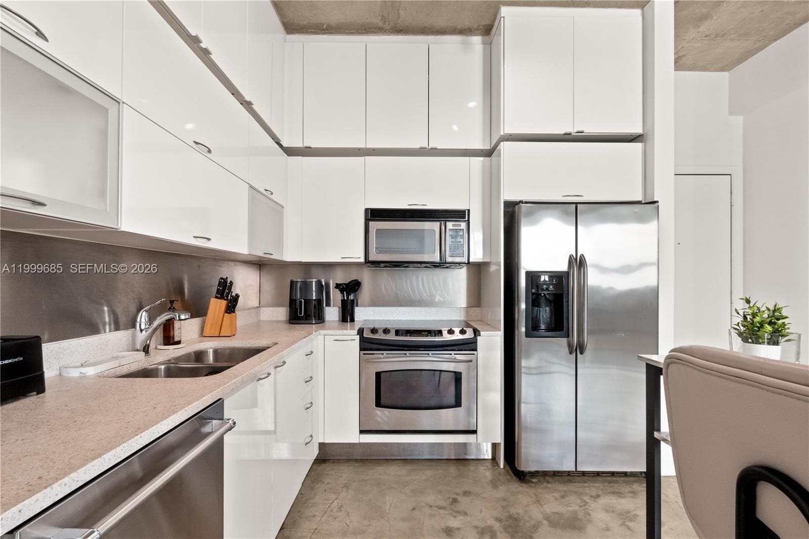 234 NE 3rd St # 1704, Miami, FL 33132 photo 13