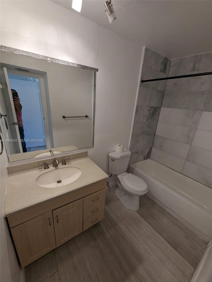7360 SW 82nd St # E202, Miami, FL 33143 photo 8