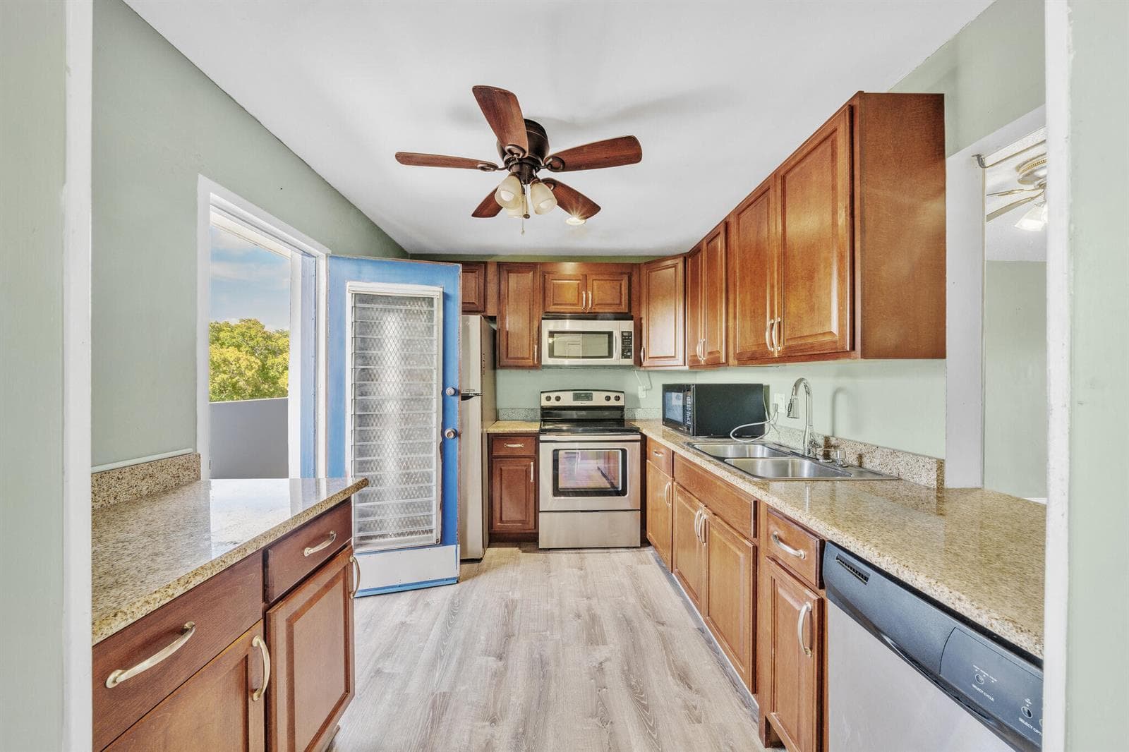 7541 NW 16th Street # 1411, Plantation, FL 33313 photo 8