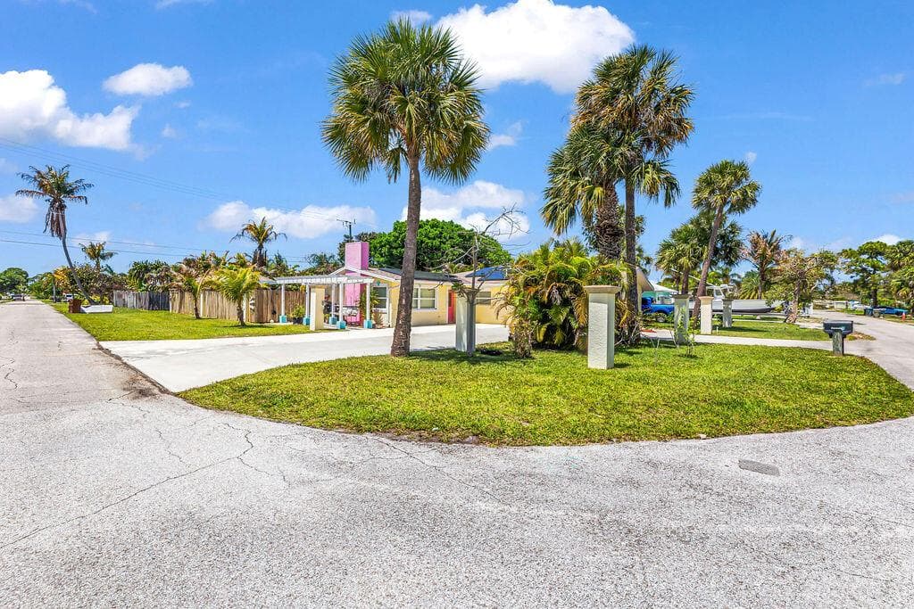 614 SE Flamingo Avenue, Stuart, FL 34996 photo 7