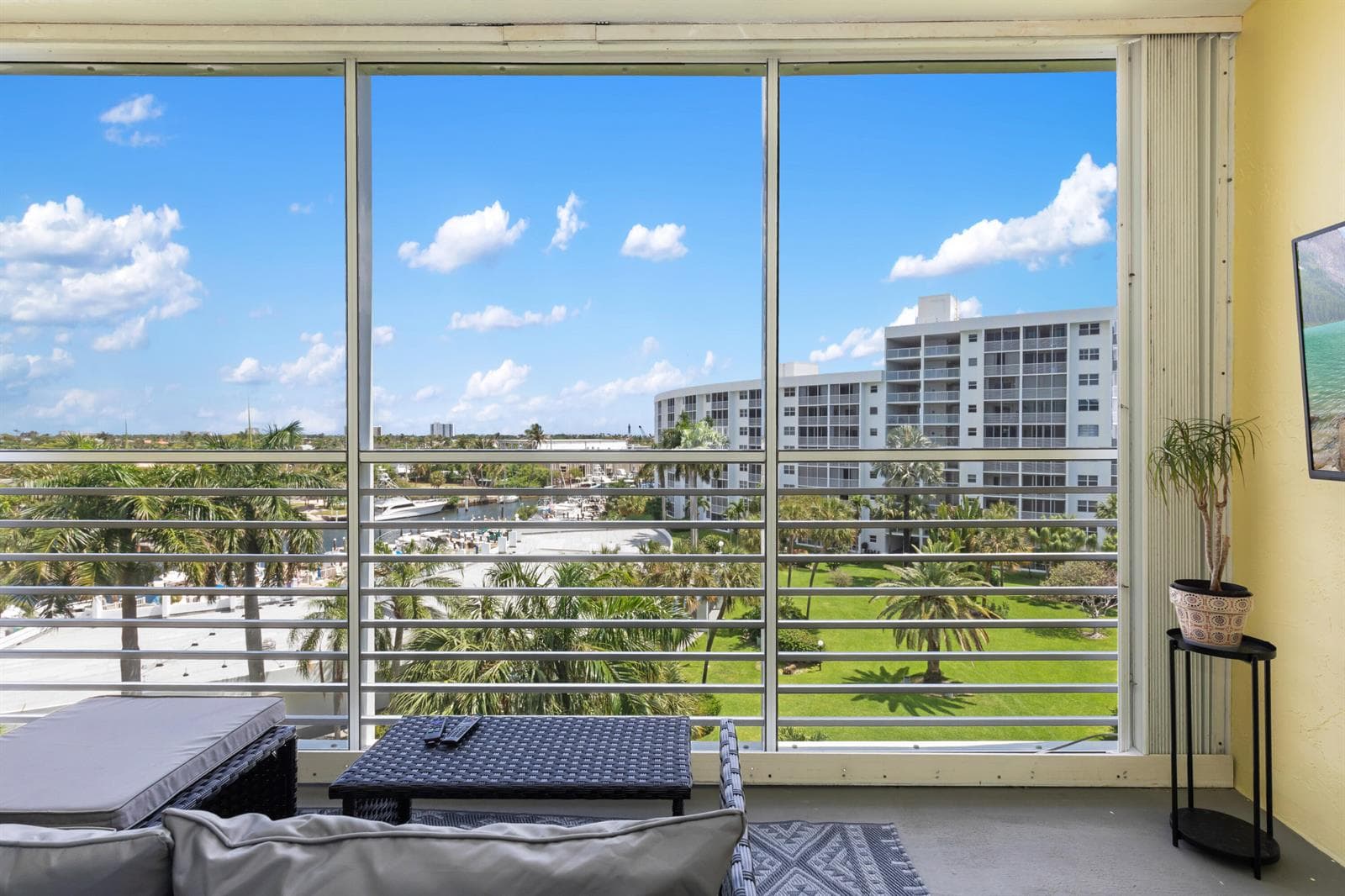 2731 NE 14th Street Causeway NE # Apt 612, Pompano Beach, FL 33062 photo 13