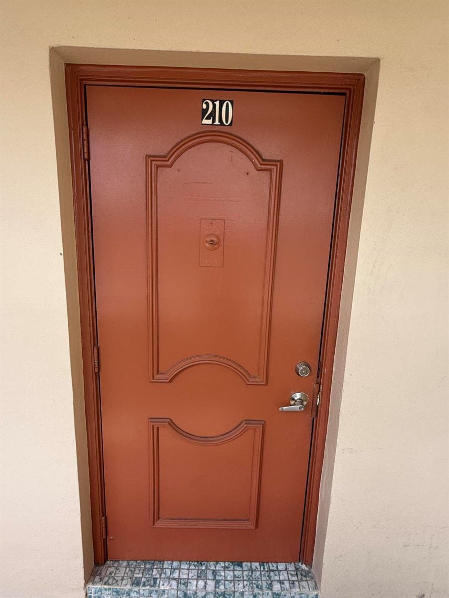 8051 Sunrise Lakes Drive N # 210, Sunrise, FL 33322 photo 12
