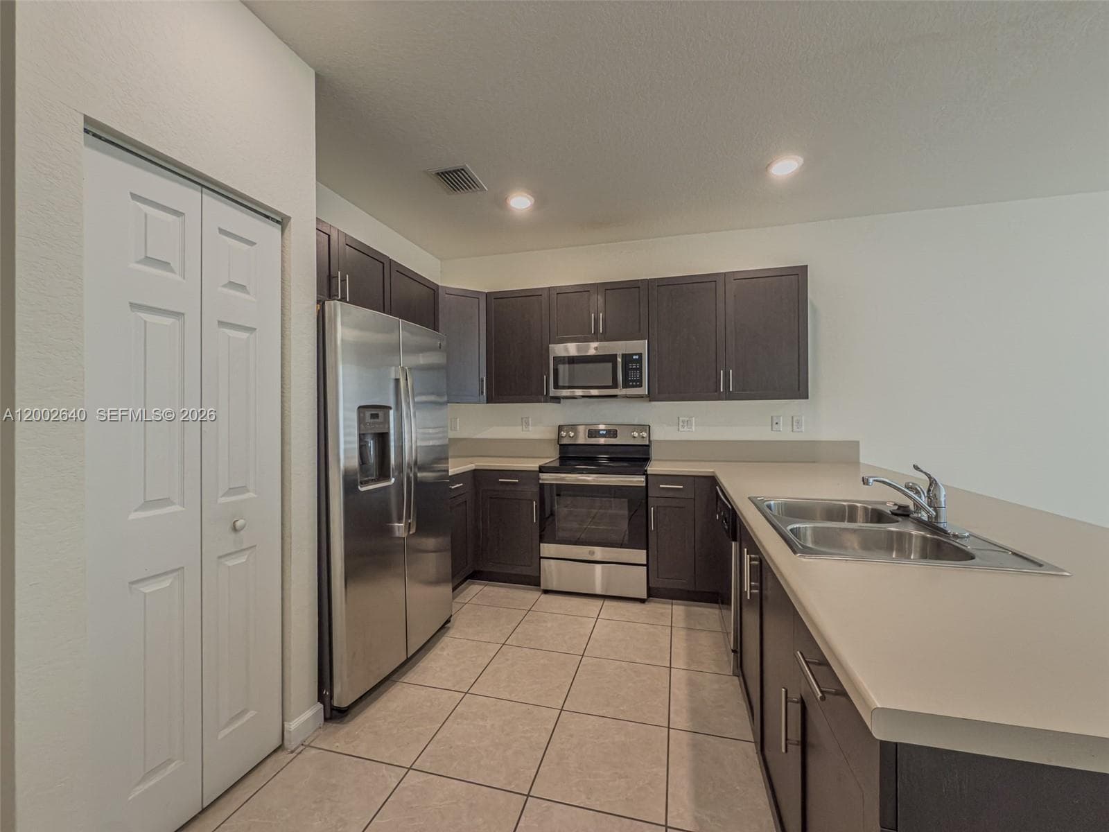 10629 W 32nd Ln, Hialeah, FL 33018 photo 9