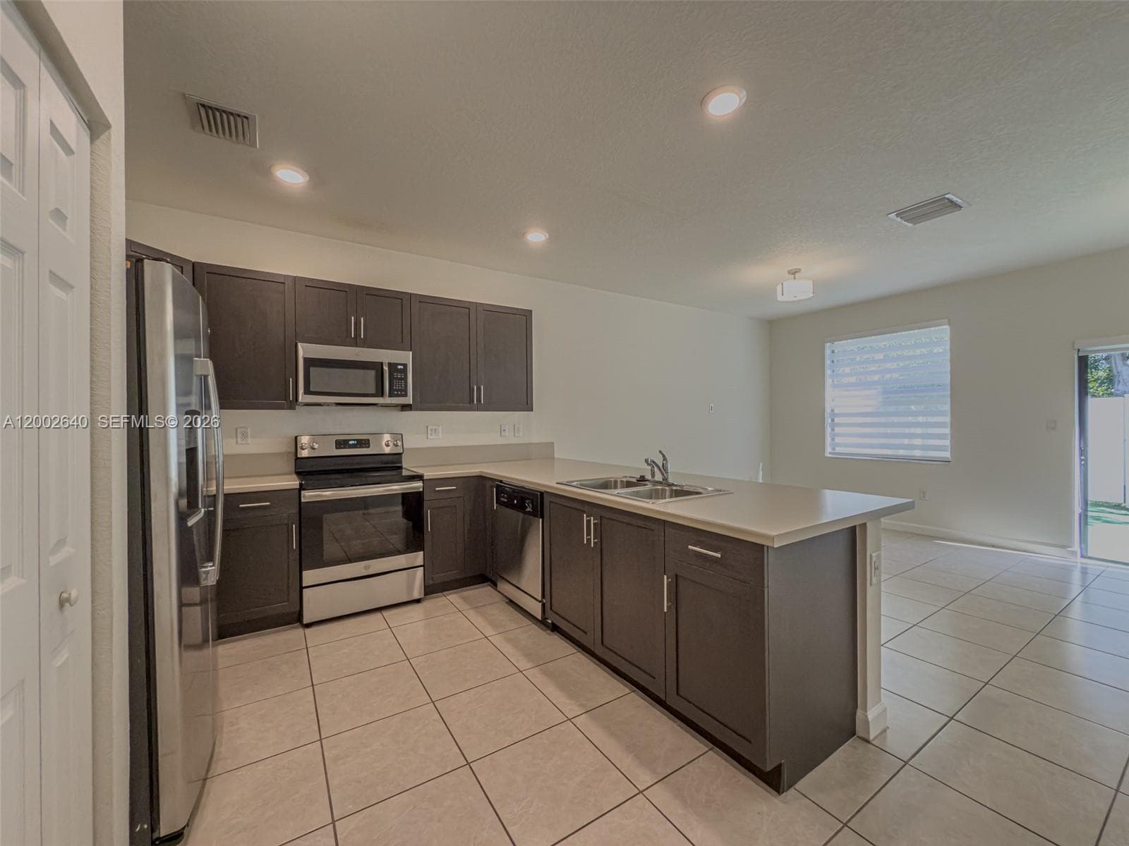 10629 W 32nd Ln, Hialeah, FL 33018 photo 8