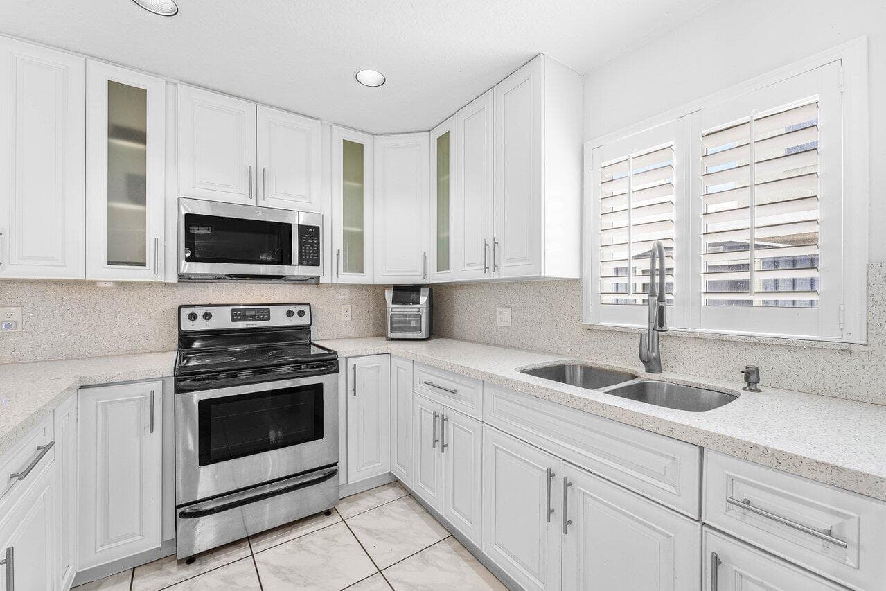 331 NW 101st Terrace, Pembroke Pines, FL 33026 photo 6