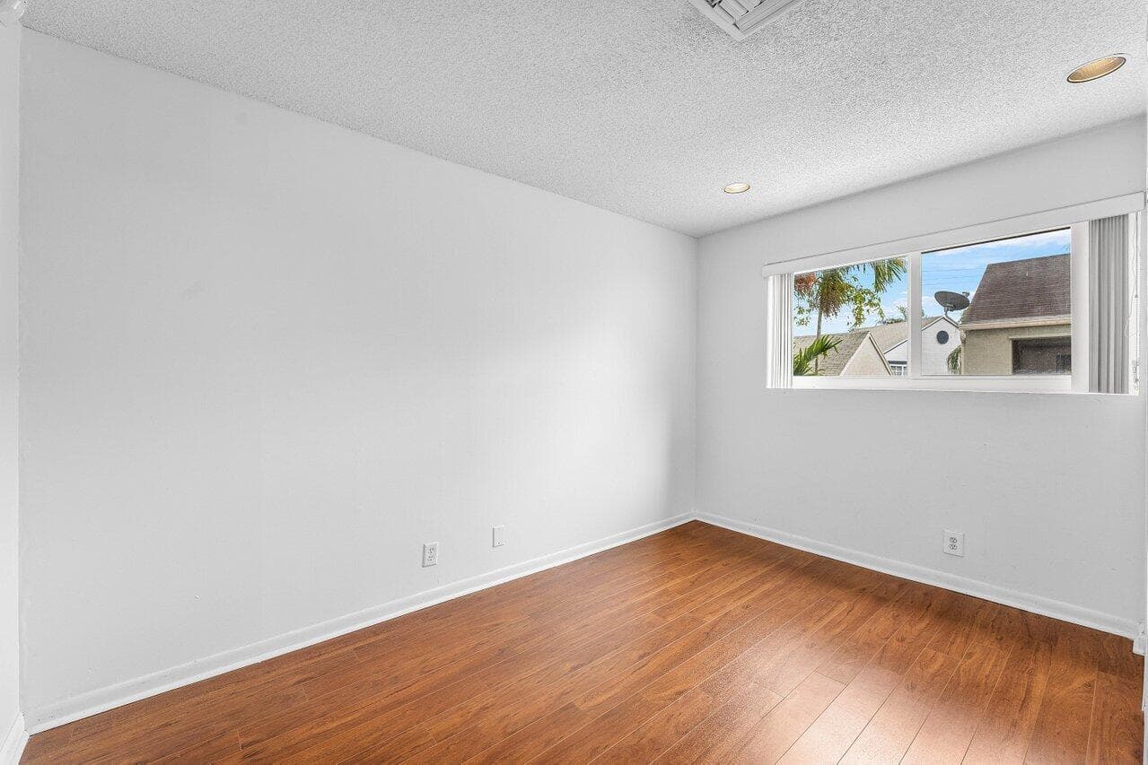 331 NW 101st Terrace, Pembroke Pines, FL 33026 photo 12