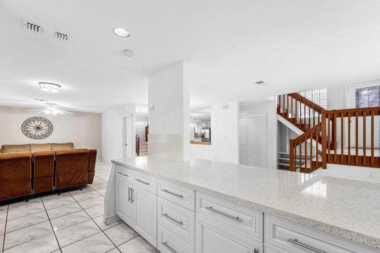 331 NW 101st Terrace, Pembroke Pines, FL 33026 photo 9