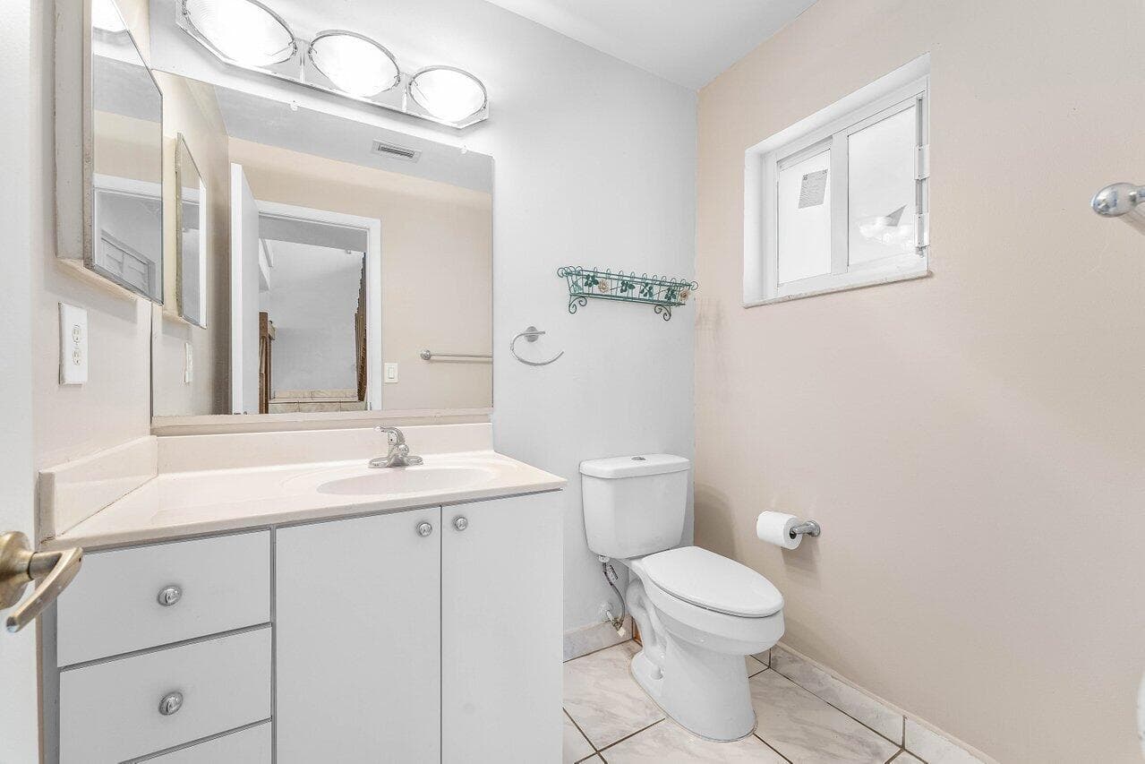 331 NW 101st Terrace, Pembroke Pines, FL 33026 photo 11
