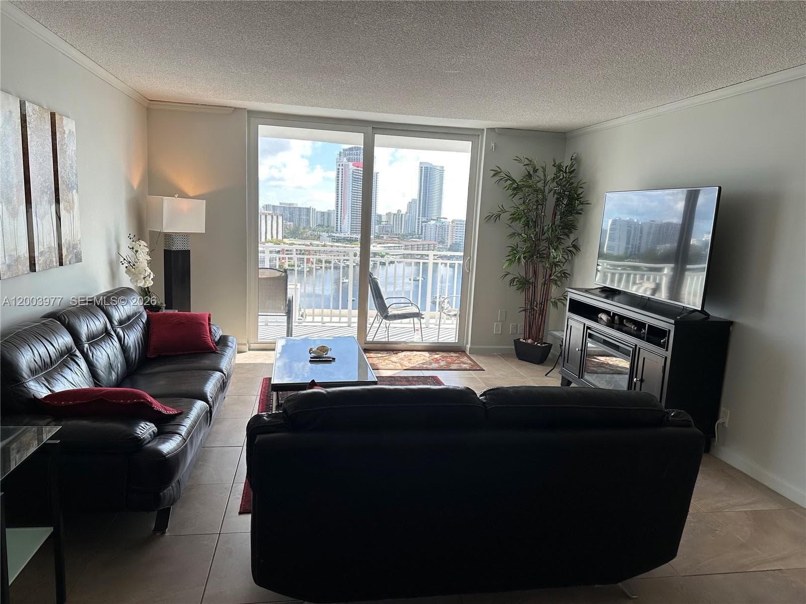 427 Golden Isles Dr # 14E, Hallandale Beach, FL 33009 photo 2