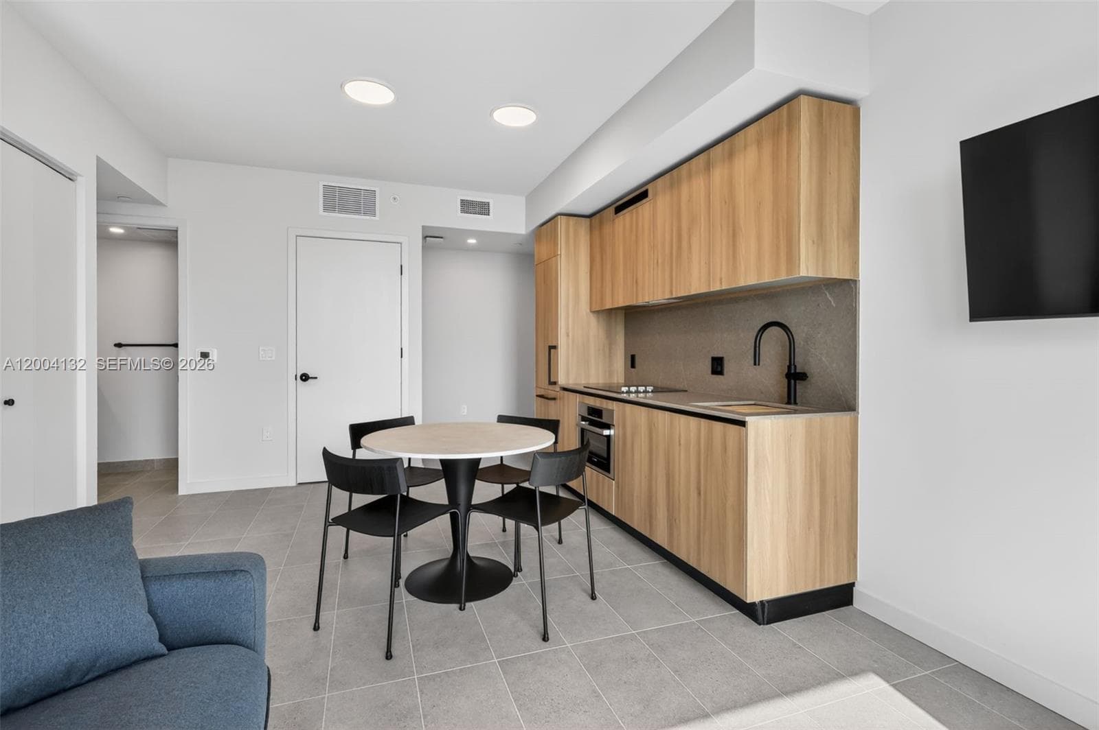 121 NE 5th Steet # 3313, Miami, FL 33132 photo 8
