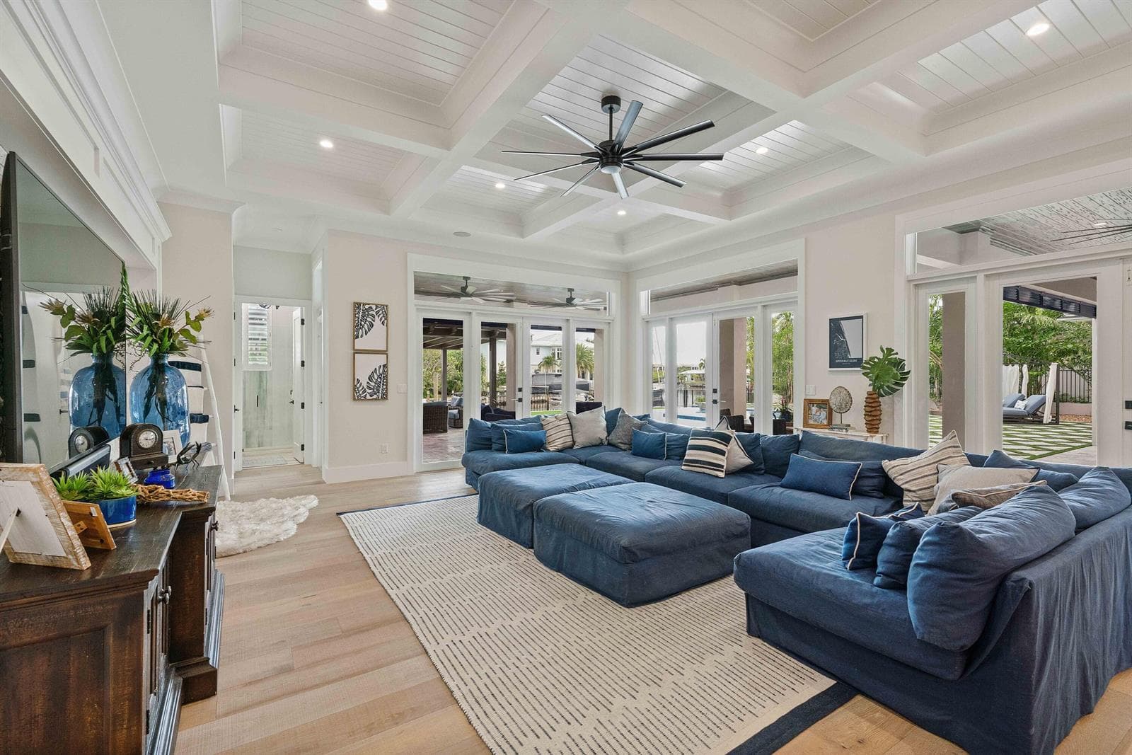 261 Old Jupiter Beach Road, Jupiter, FL 33477 photo 12