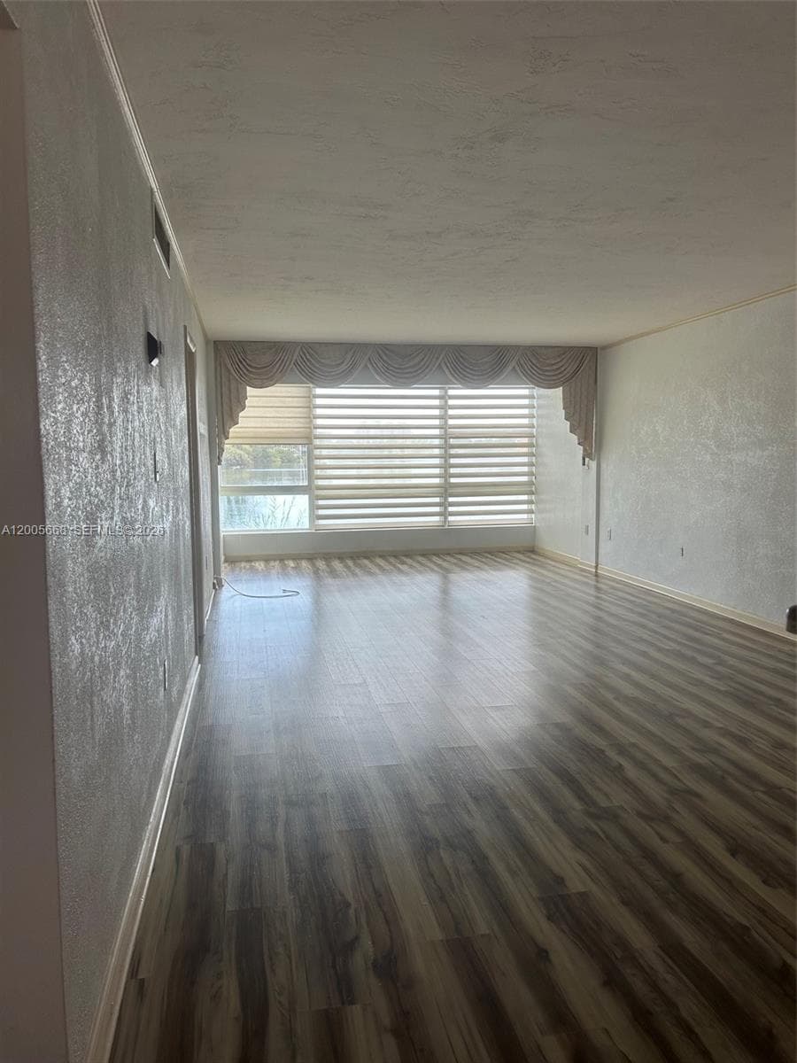 18901 NE 14th Ave # 101, Miami, FL 33179 photo 5