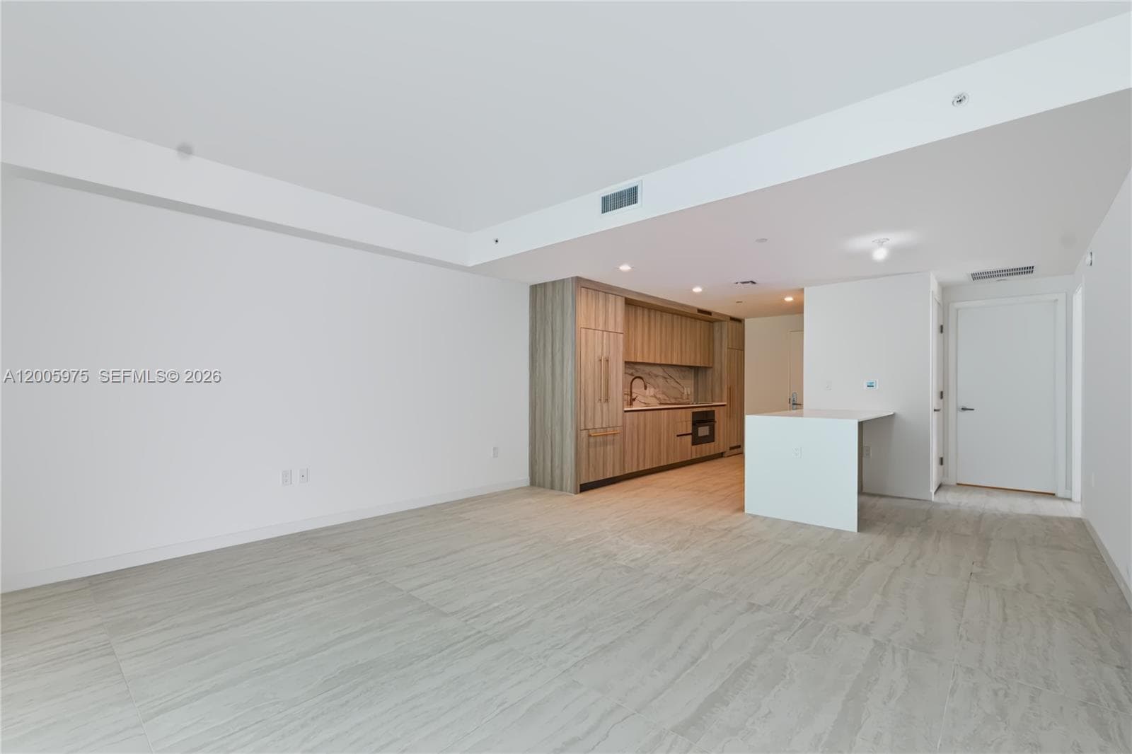 77 SE 5th St # 4106, Miami, FL 33131 photo 6