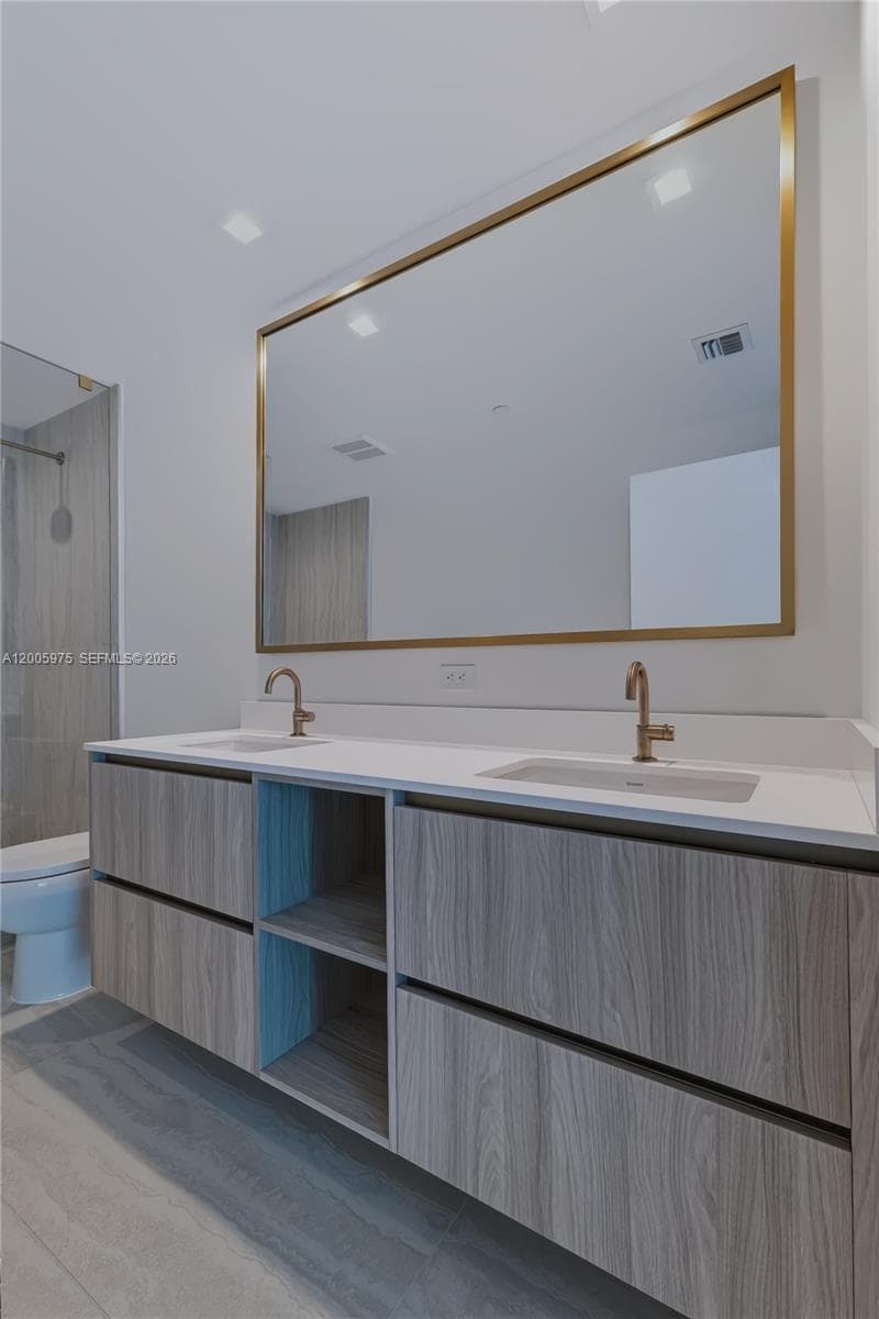 77 SE 5th St # 4106, Miami, FL 33131 photo 12