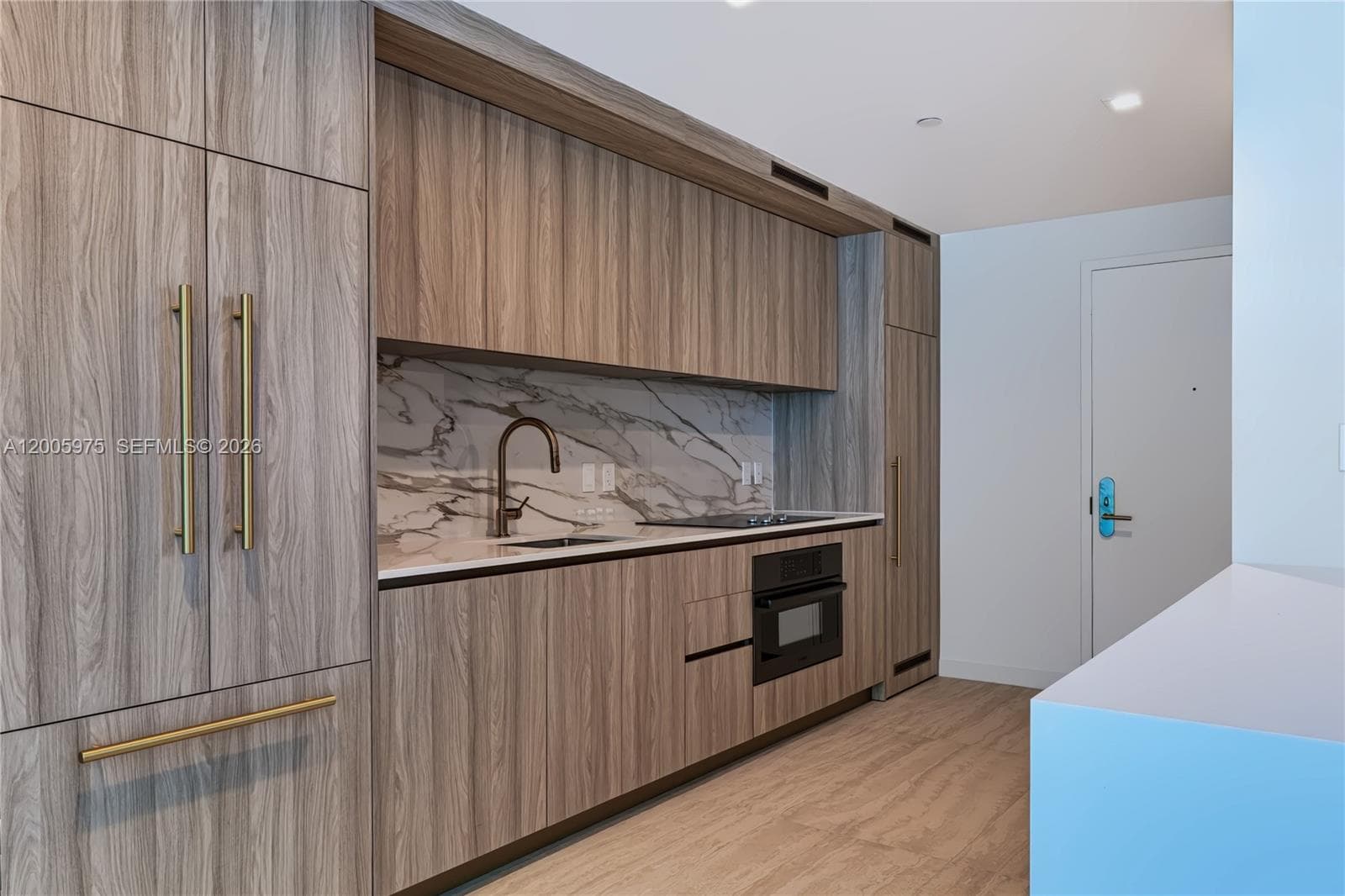 77 SE 5th St # 4106, Miami, FL 33131 photo 3