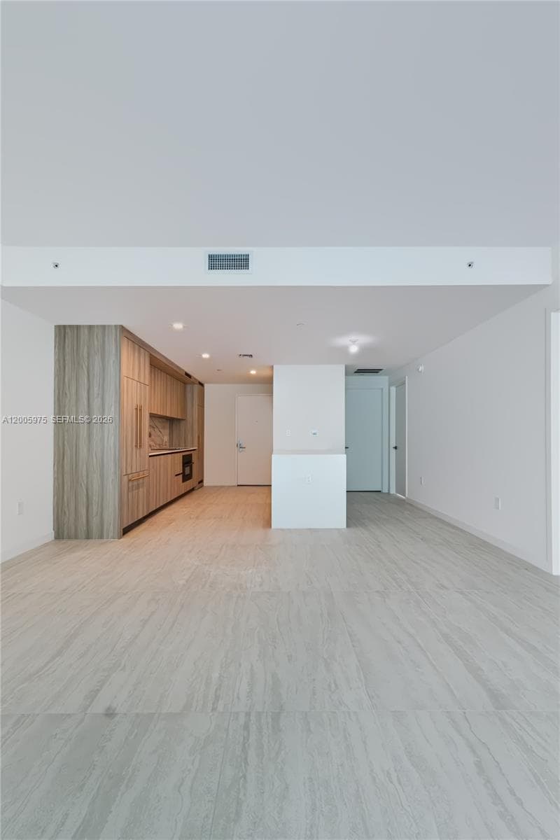 77 SE 5th St # 4106, Miami, FL 33131 photo 8