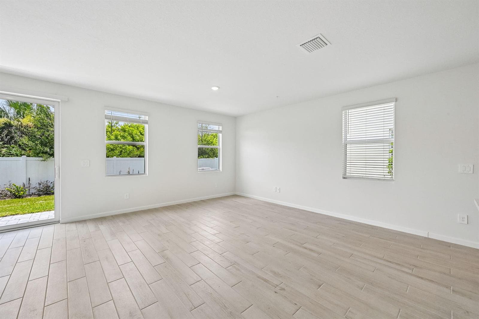 608 Salisbury Circle, Fort Pierce, FL 34982 photo 8