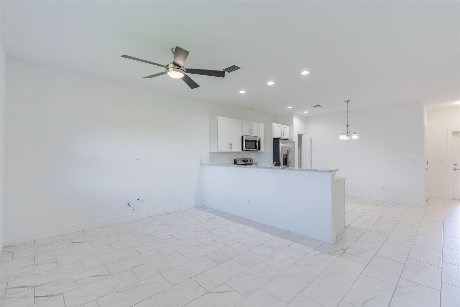 696 NE Waters Edge Lane, Port St. Lucie, FL 34983 photo 8