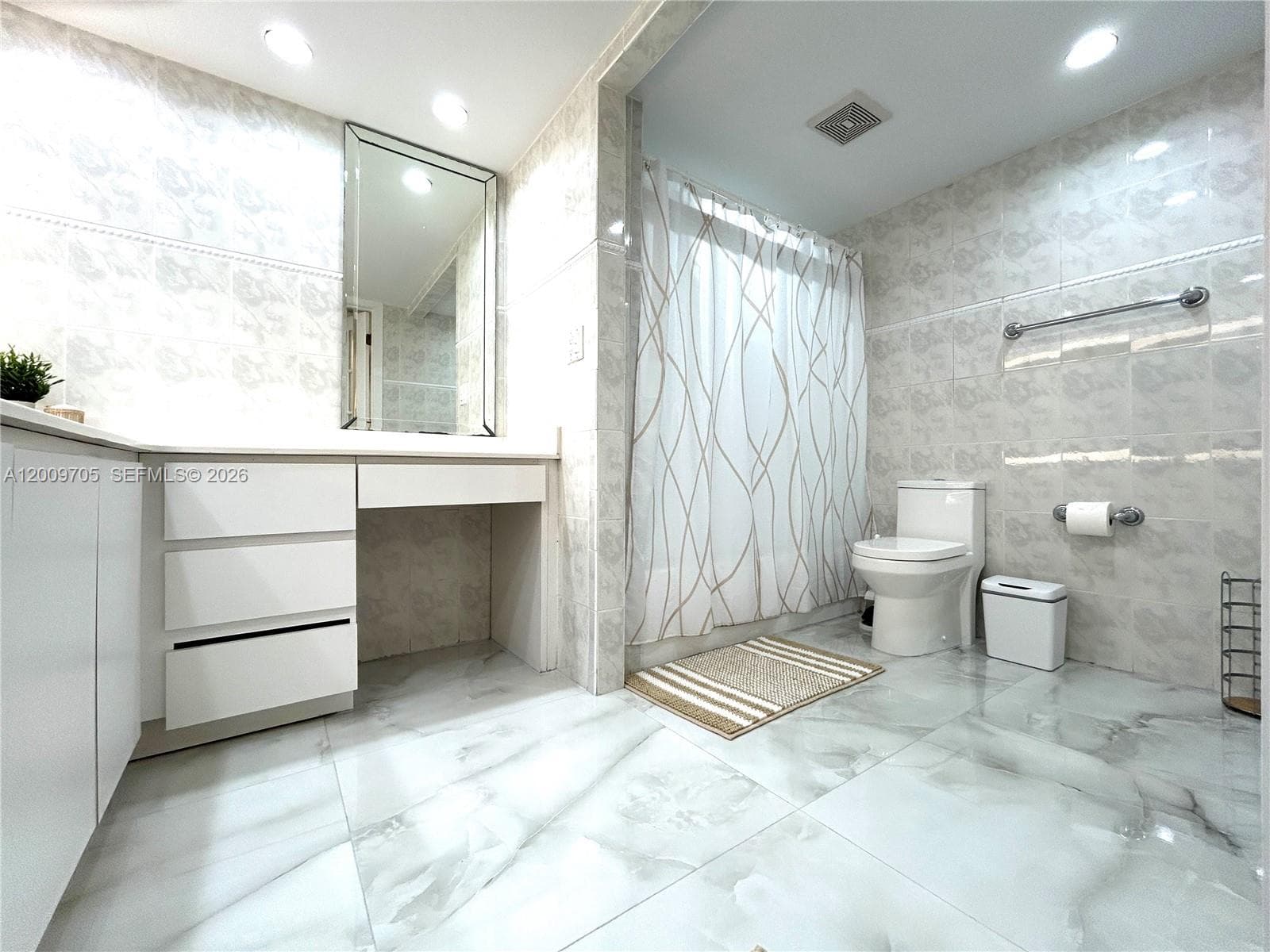 6039 Collins Ave # 1507, Miami Beach, FL 33140 photo 12