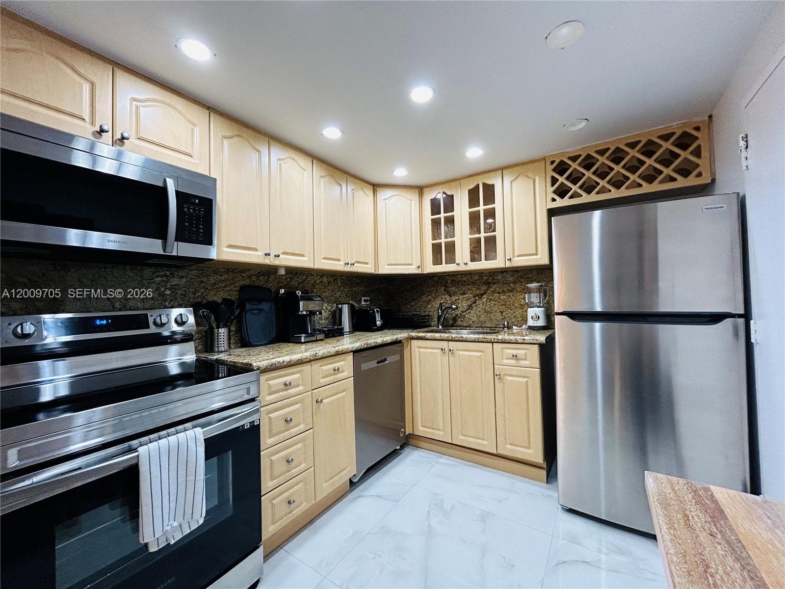 6039 Collins Ave # 1507, Miami Beach, FL 33140 photo 9