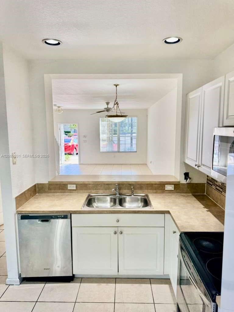 669 NW 42nd Ave, Plantation, FL 33317 photo 6