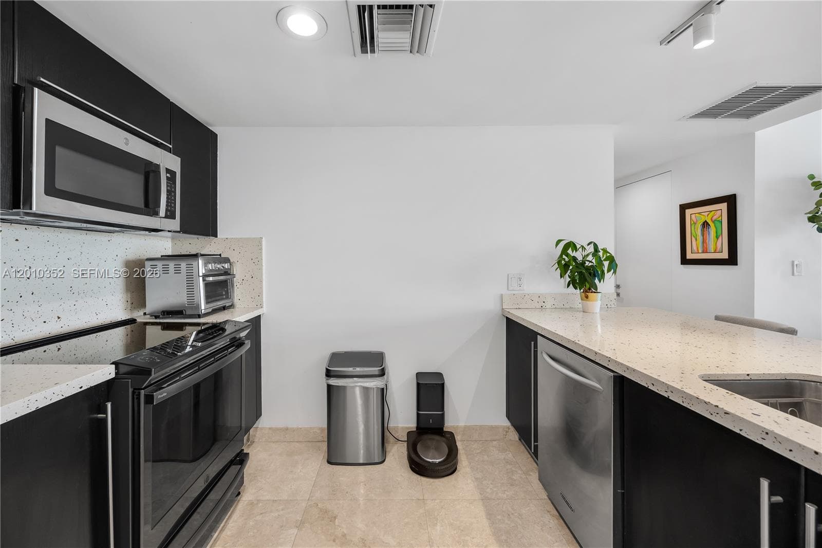 665 NE 25th St # 1503, Miami, FL 33137 photo 13