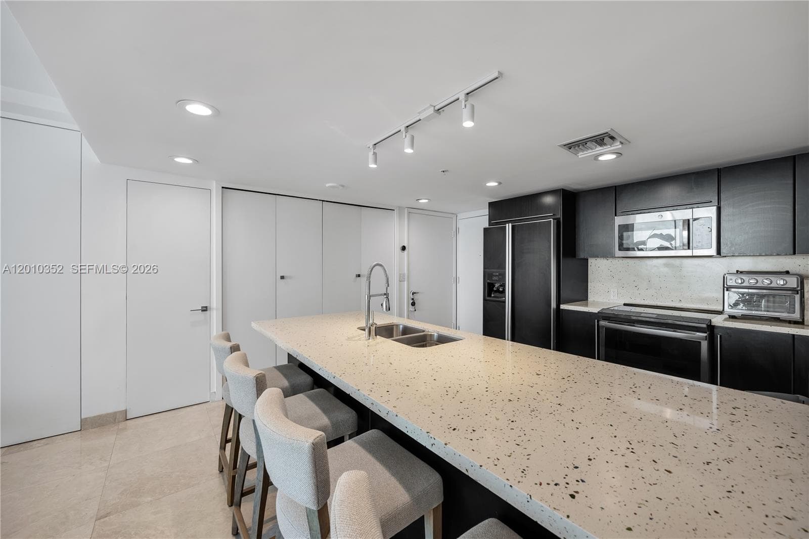 665 NE 25th St # 1503, Miami, FL 33137 photo 10