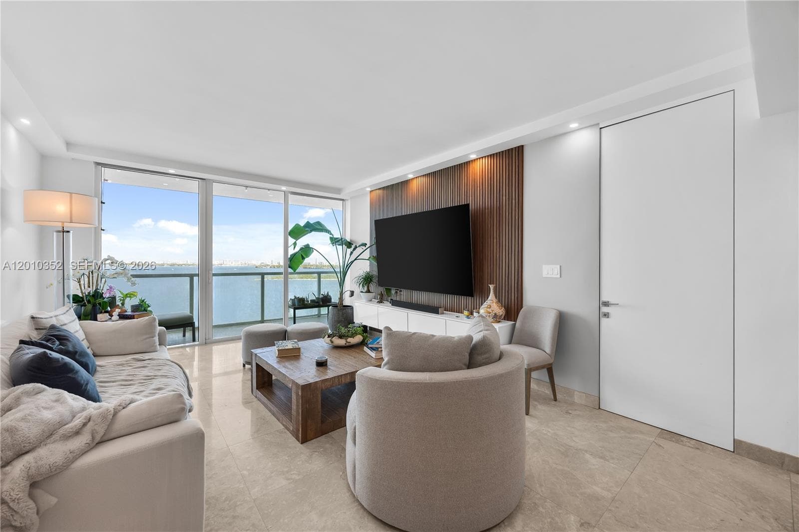 665 NE 25th St # 1503, Miami, FL 33137 photo 4