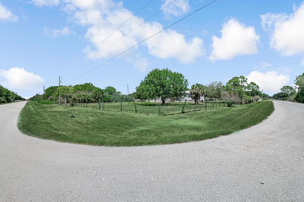545 Bald Cypress Avenue, Clewiston, FL 33440 photo 6