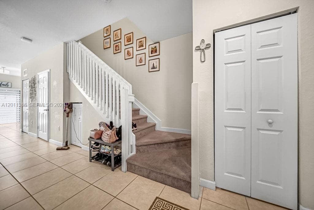10657 W 32nd Ln, Hialeah, FL 33018 photo 6