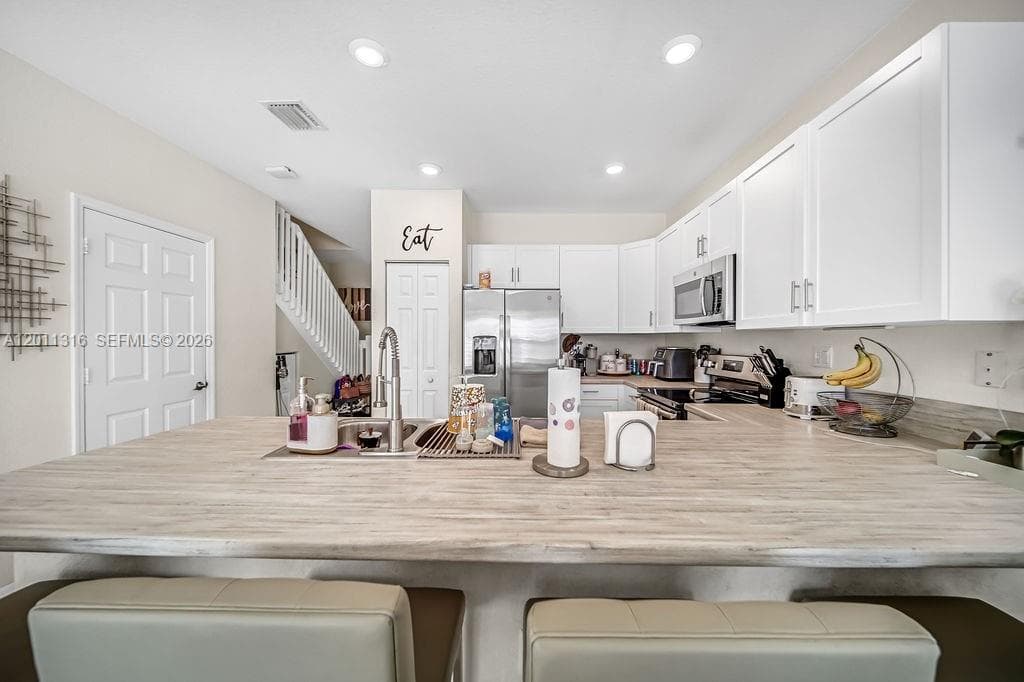 10657 W 32nd Ln, Hialeah, FL 33018 photo 13