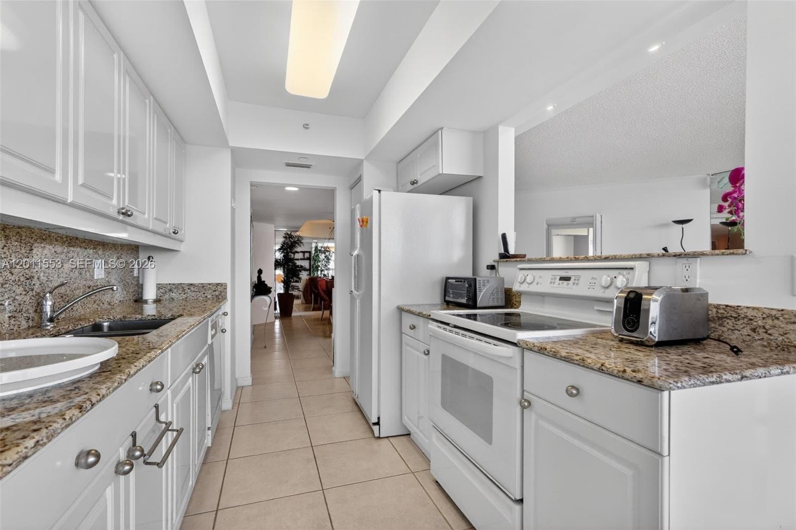 21205 YACHT CLUB DR # 2409, Aventura, FL 33180 photo 11