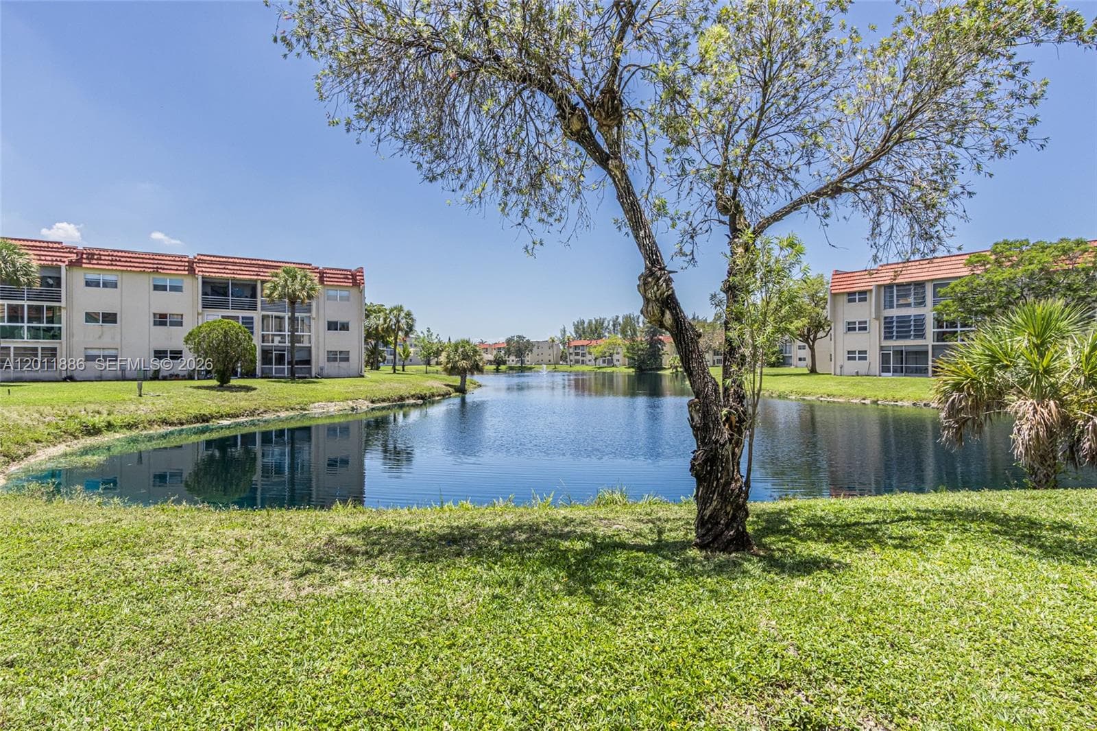 2831 E Sunrise Lakes Dr # 105, Sunrise, FL 33322 photo 2